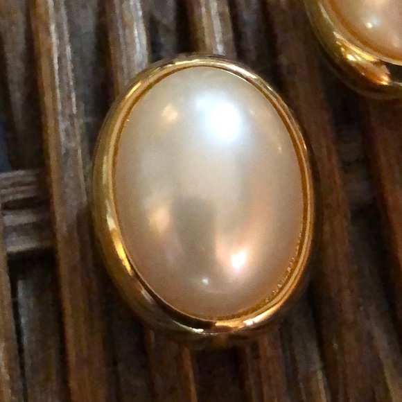 Vintage Fernando Originals faux pearl earrings - Picture 3 of 5